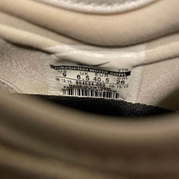 Excellent NIKE Flyknit TR Champagne Gold Silver White Womens 9 US 40.5 EUR - Picture 9 of 9